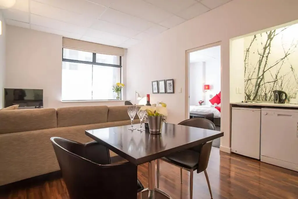 Daire Adderley, Fantastic City Centre Pad - No Loadshedding Cape Town