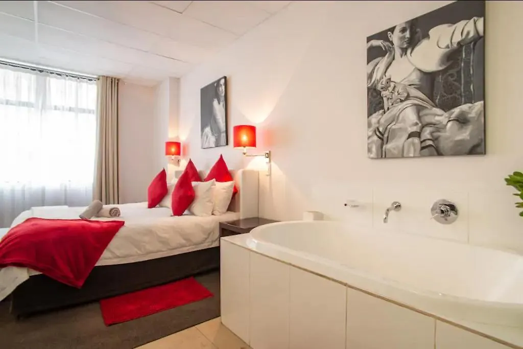 Daire Adderley, Fantastic City Centre Pad - No Loadshedding Cape Town Güney Afrika
