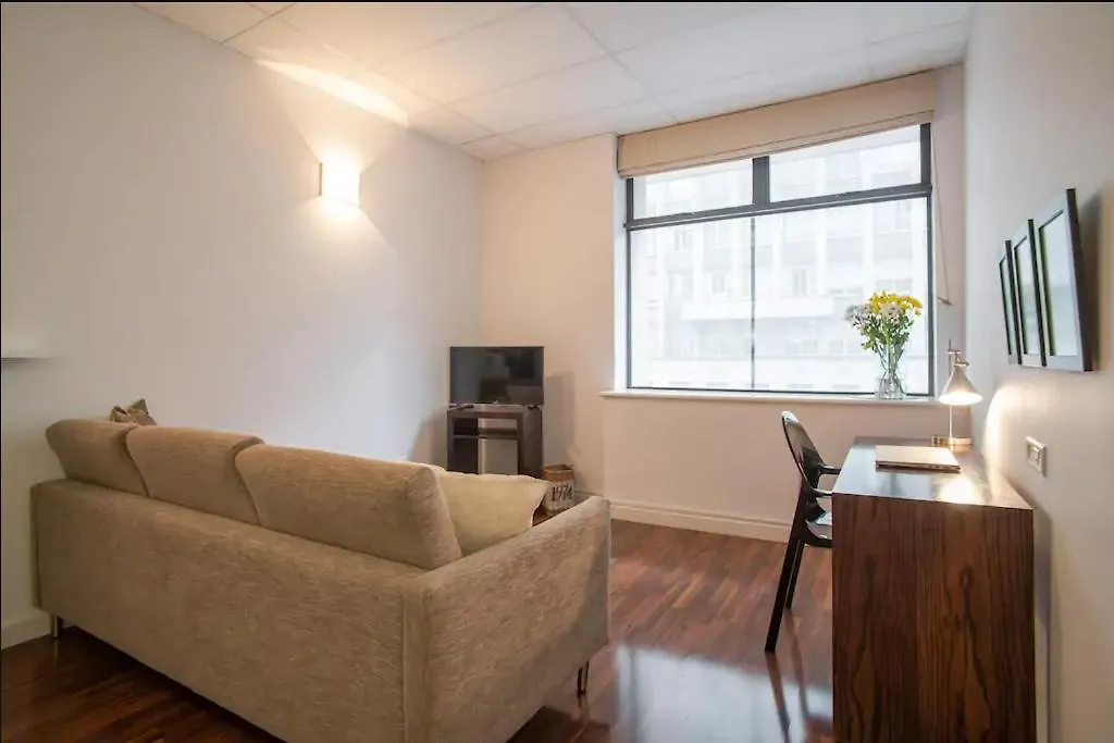 Adderley, Fantastic City Centre Pad - No Loadshedding Cape Town Daire