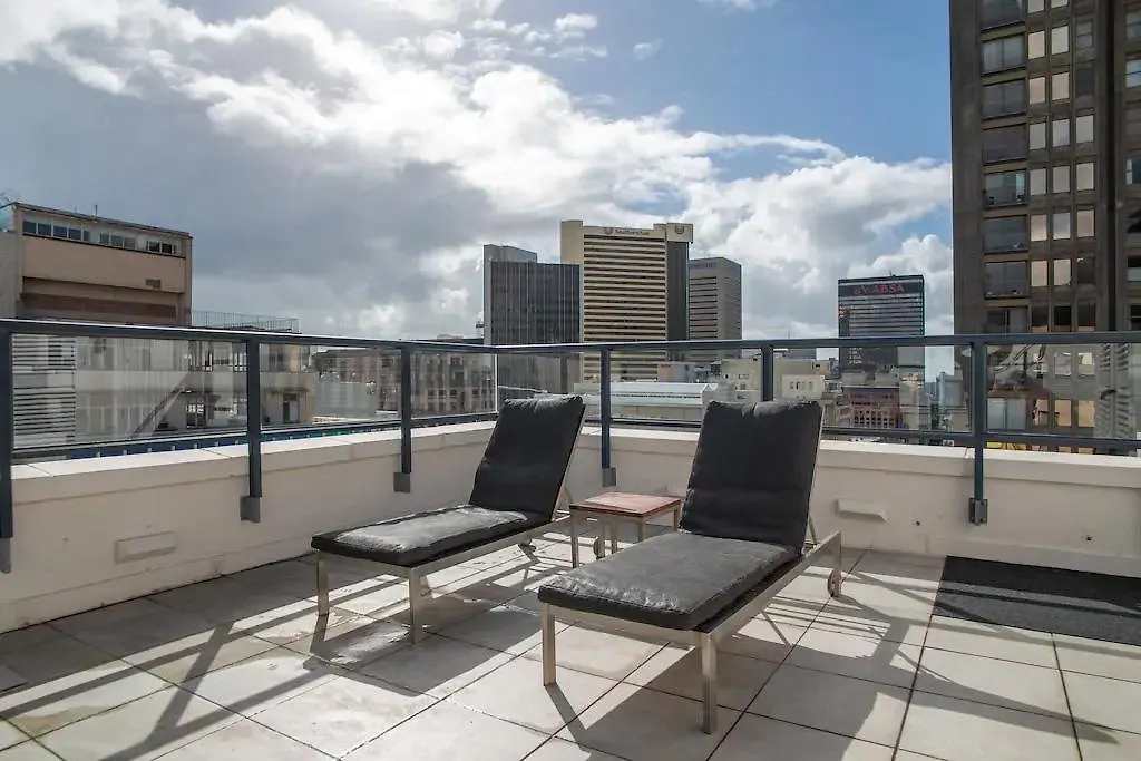 Daire Adderley, Fantastic City Centre Pad - No Loadshedding Cape Town