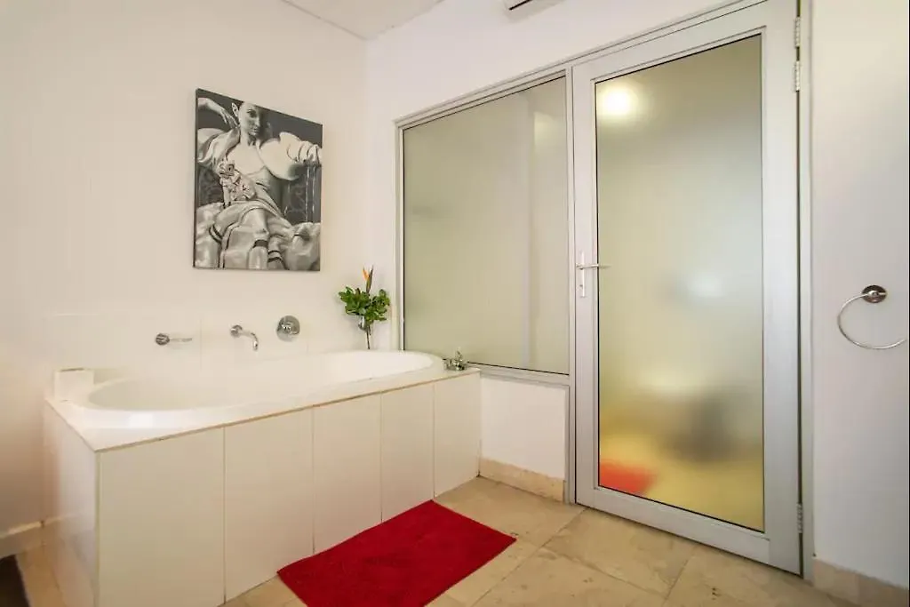 Adderley, Fantastic City Centre Pad - No Loadshedding Cape Town Daire